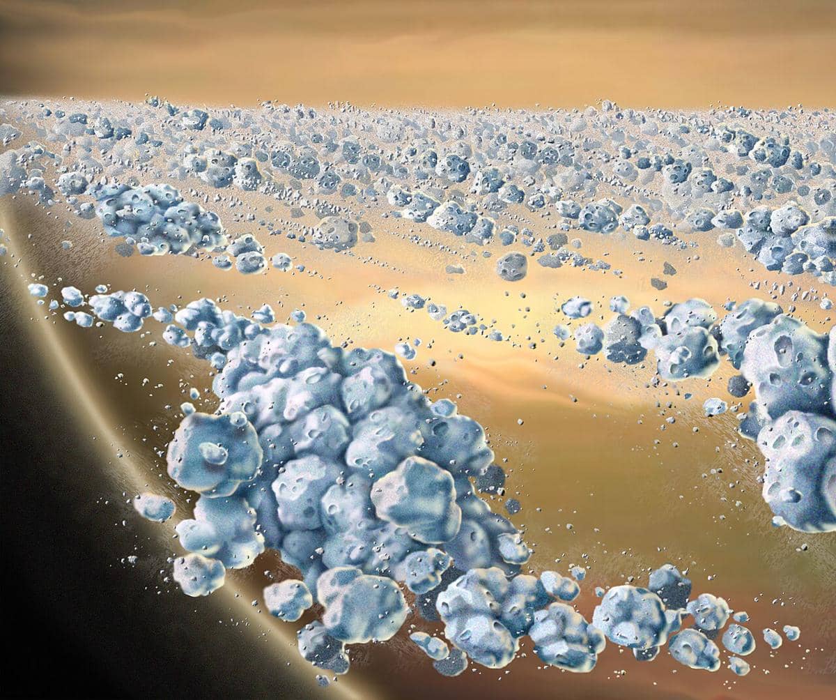 partikel material cincin Saturnus