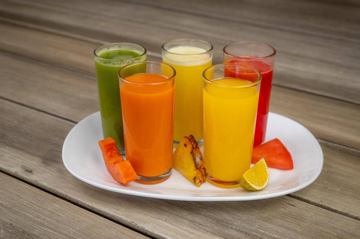 5 Kebiasaan Minum Jus yang Membuat Kandungan Nutrisinya Berkurang