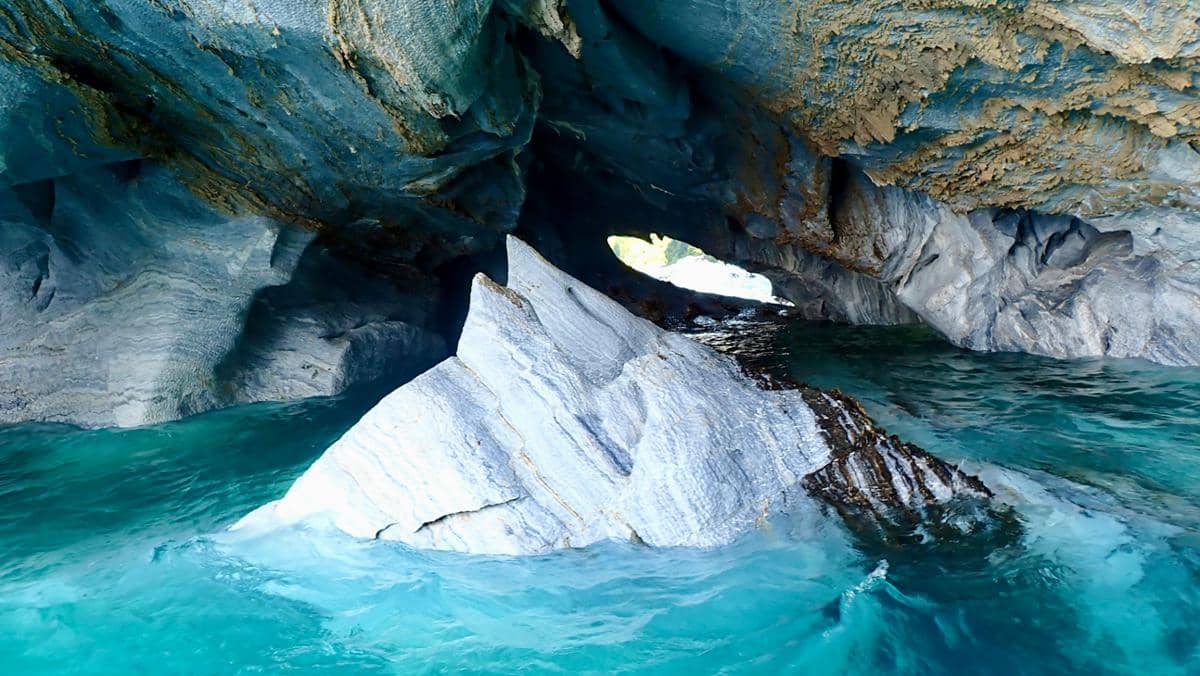 ilustrasi Marble Caves di Patagonia, Chili (pexels.com/Armelle Bernard)