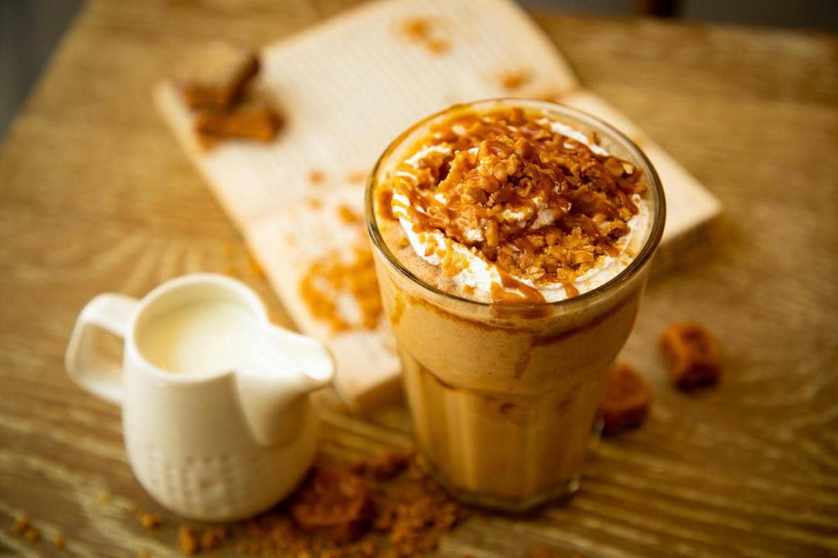 Resep Salted Caramel Frappe Creamy, Segar Manisnya Bikin Nagih!