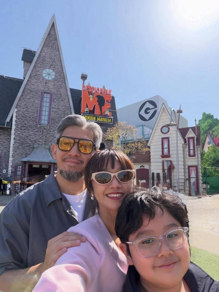 Keluarga Intan Ayu Asyik bermain di Universal Studio Jepang