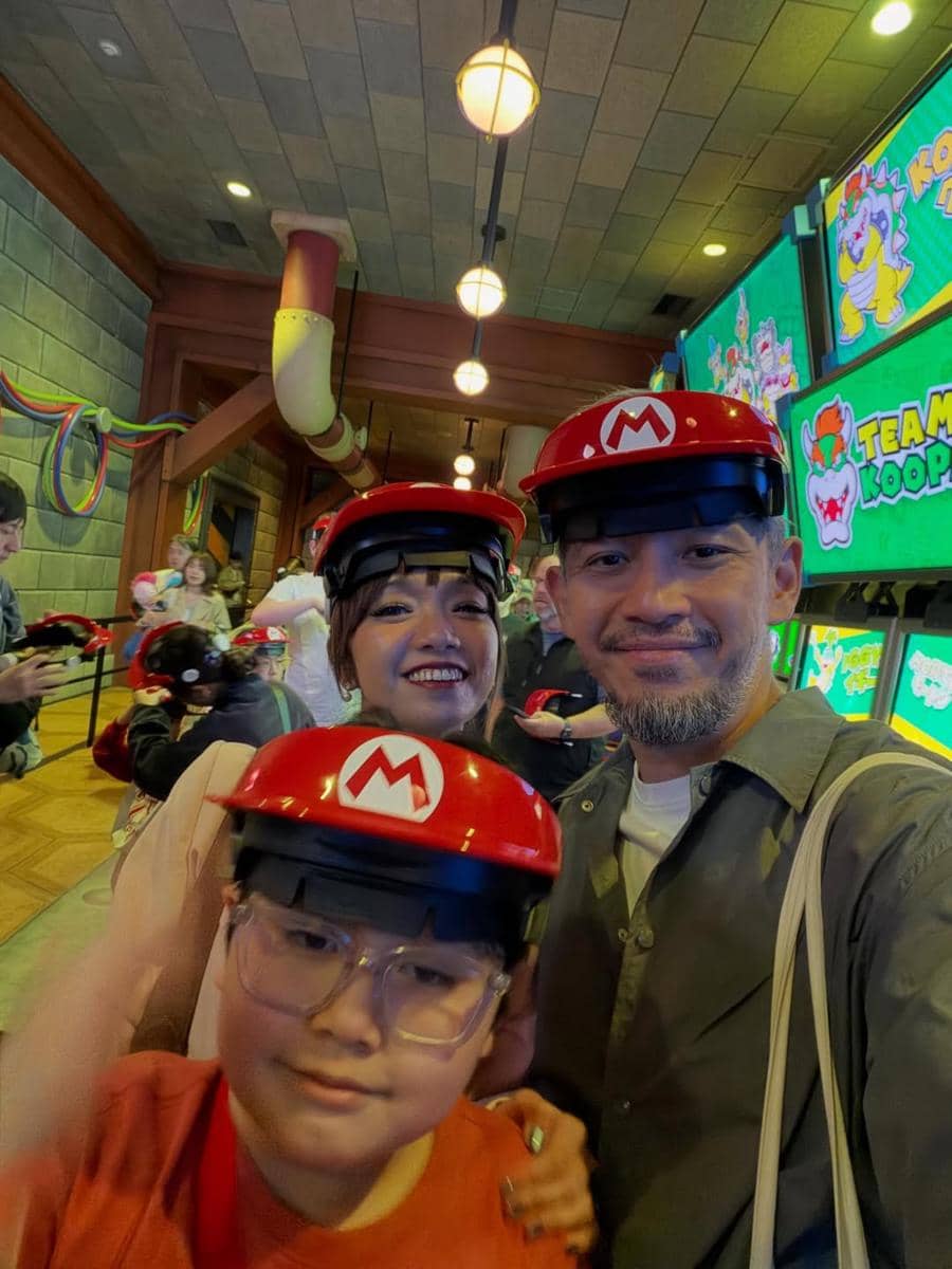 Keluarga Intan Ayu Asyik bermain di Universal Studio Jepang