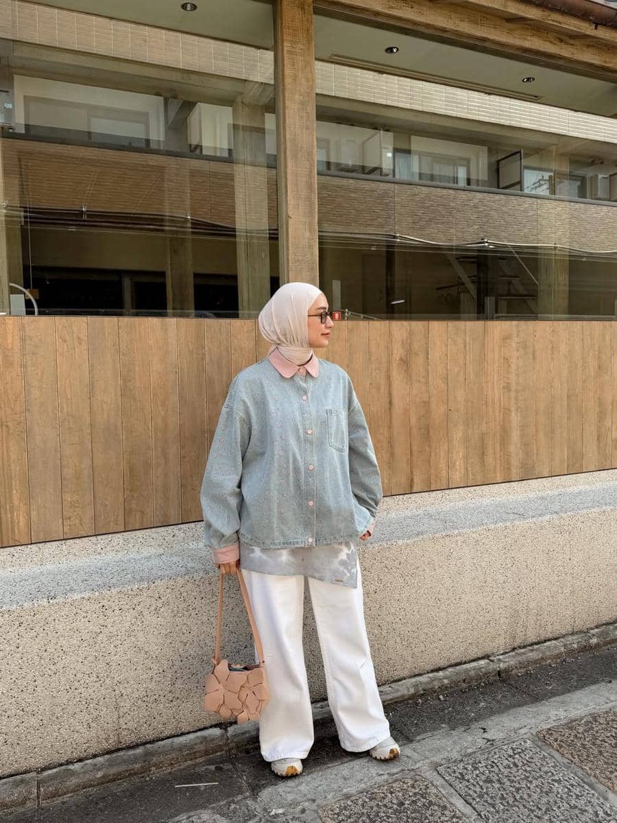 Style Mega Iskanti saat liburan