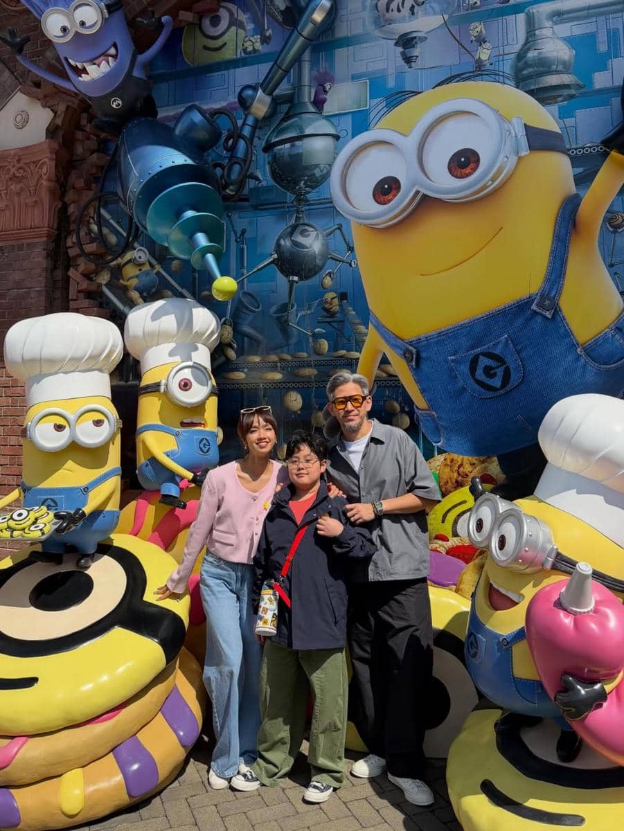 Keluarga Intan Ayu Asyik bermain di Universal Studio Jepang