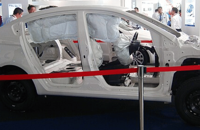 ilustrasi airbag mobil