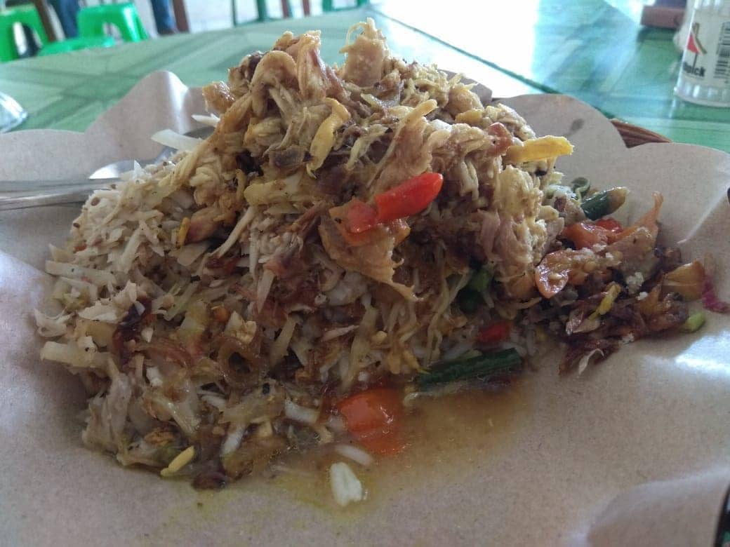menu andalan Lawar Ayam Madona (instagram.com/lawarmadona_sidakarya)