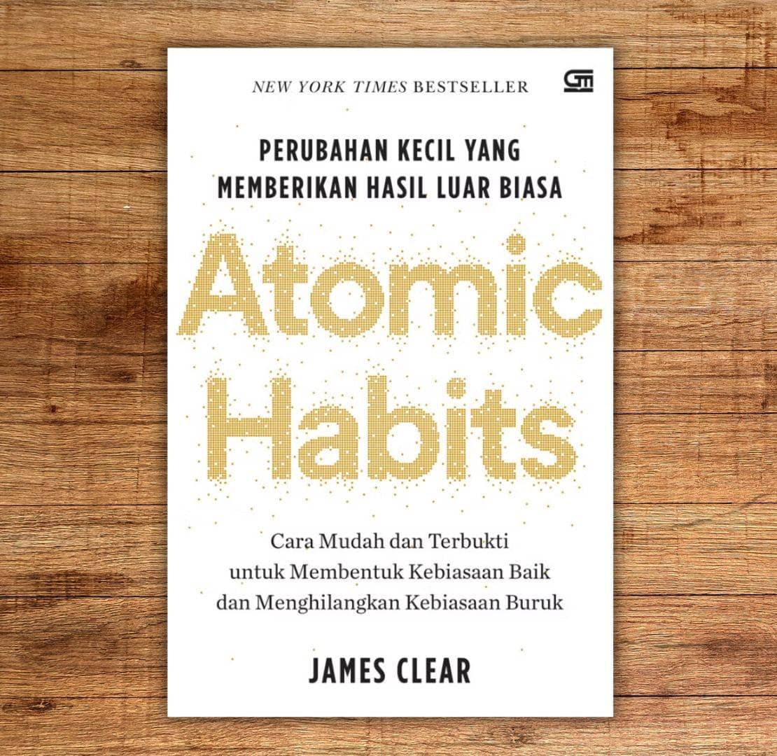 Atomic Habits karya James Clear