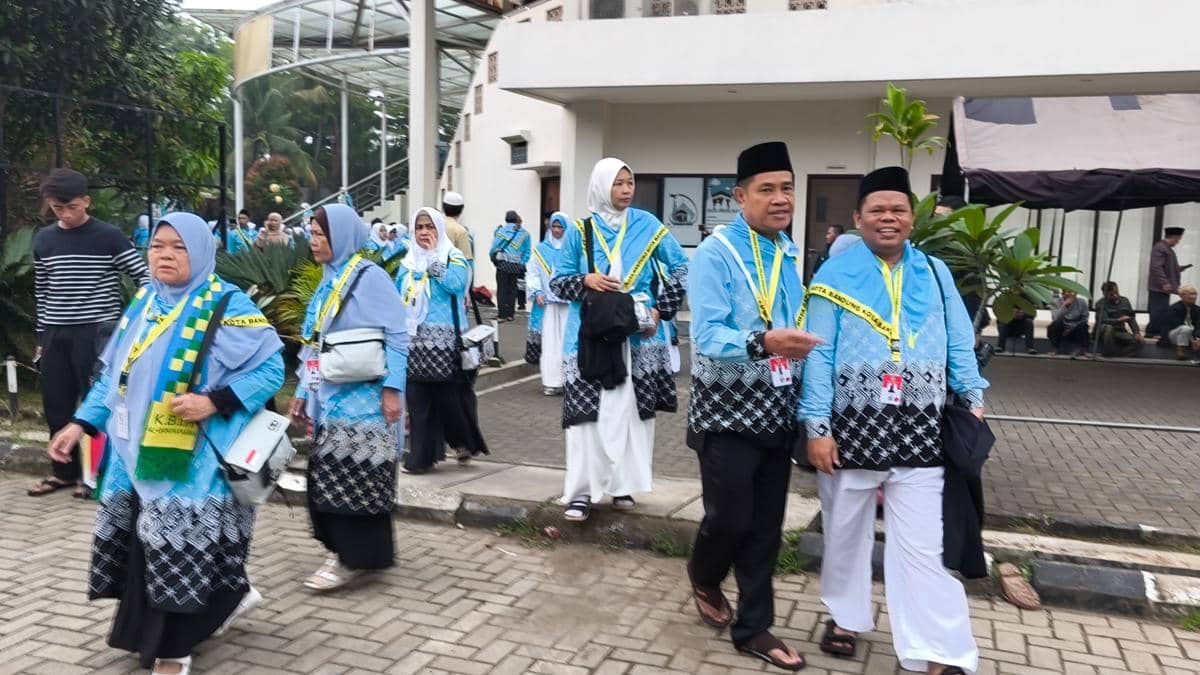 Dari Bandung ke Tanah Suci, Kloter Perdana Mulai Diberangkatkan