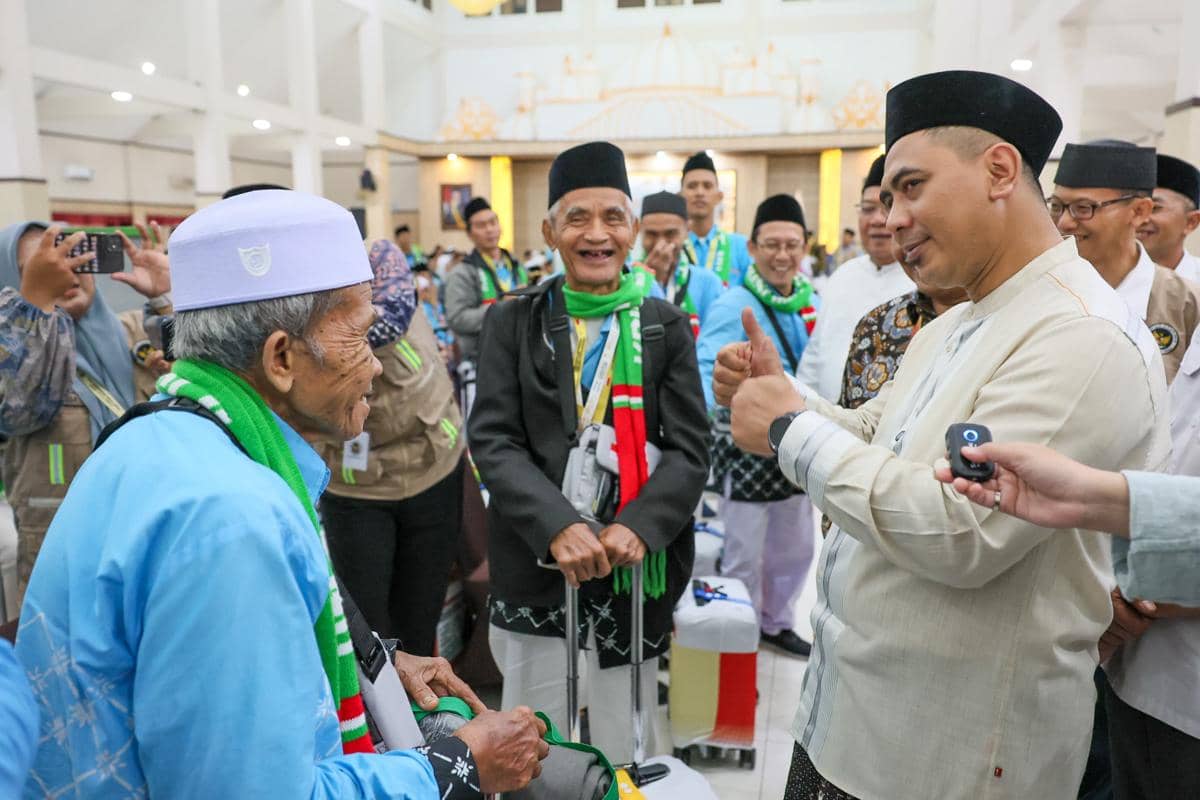 Tunggu 14 Tahun, Calhaj Asal Tegal Maliyah Naik Haji Bareng Menantu