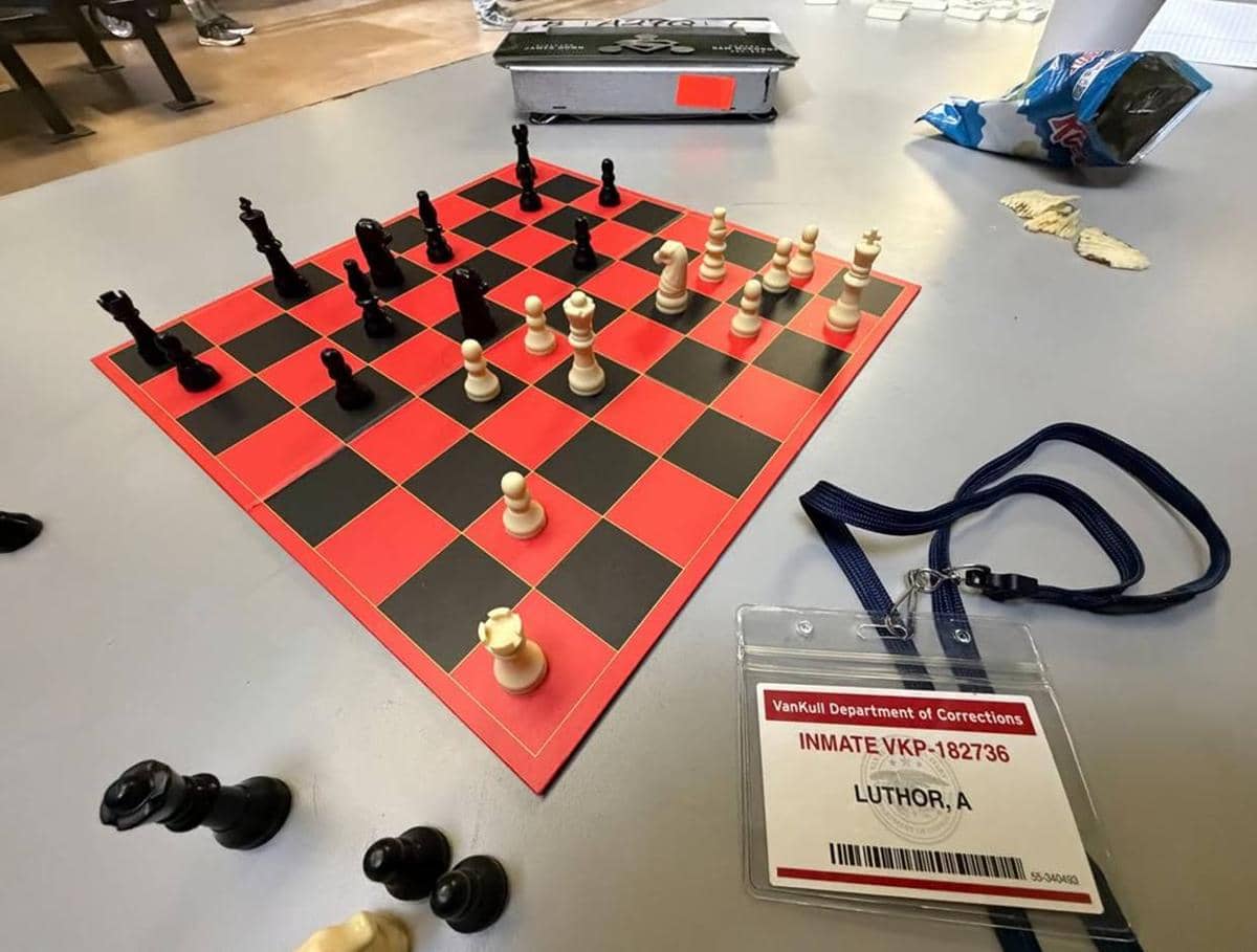 James Gunn pamer foto di lokasi syuting Man of Tomorrow.jpg