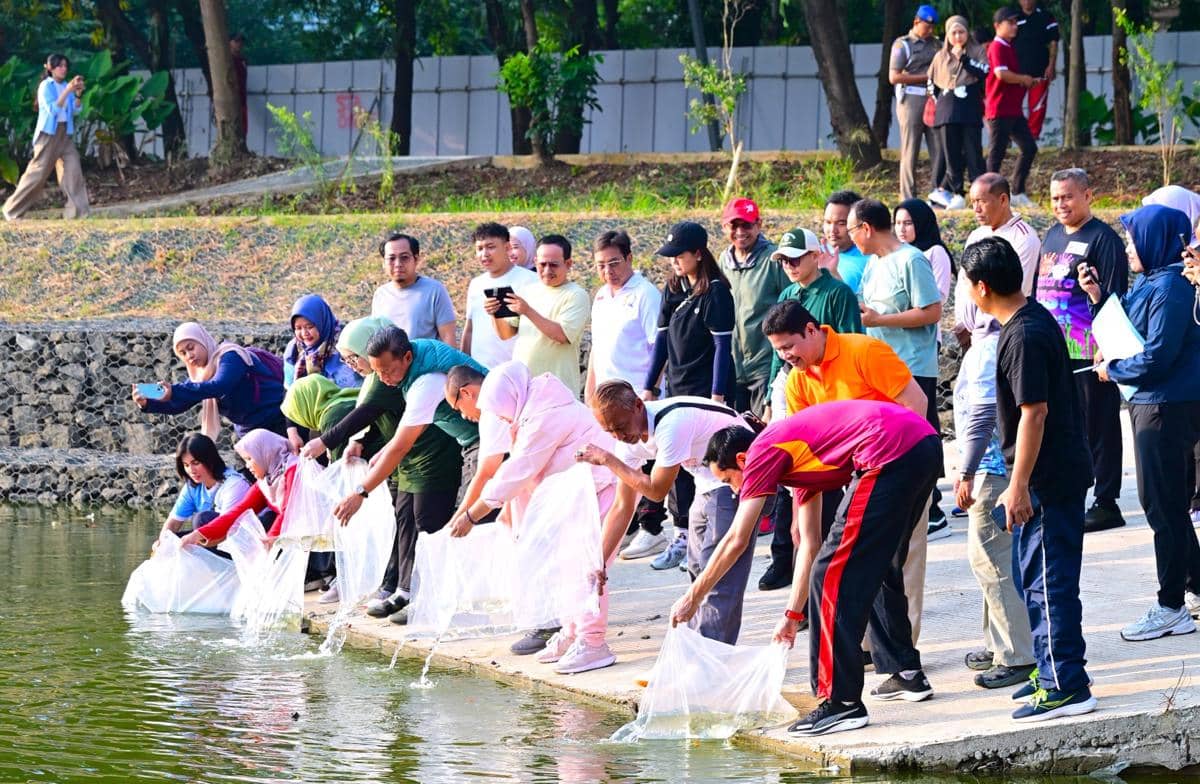 Peresmian Waduk Aneka Elok oleh Wali Kota Jakarta Timur, Munjirin, yang berlokasi di Kelurahan Penggilingan, Kecamatan Cakung, Selasa (21/4/2026). (Dok/jakarta.go.id)