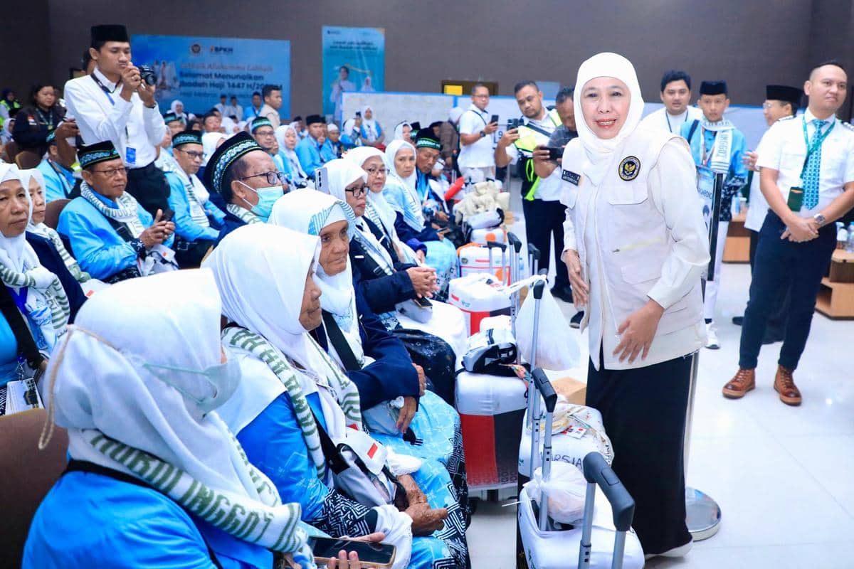 Kloter 1 Berangkat, Khofifah Warning Cuaca Ekstrem ke Jemaah Haji