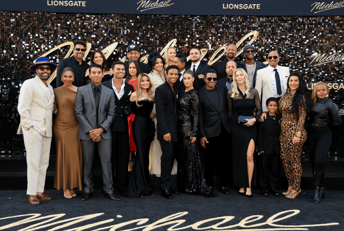 Keluarga Michael Jackson menghadiri gala premiere film Michael di Dolby Theatre, Los Angeles, 20 April 2026