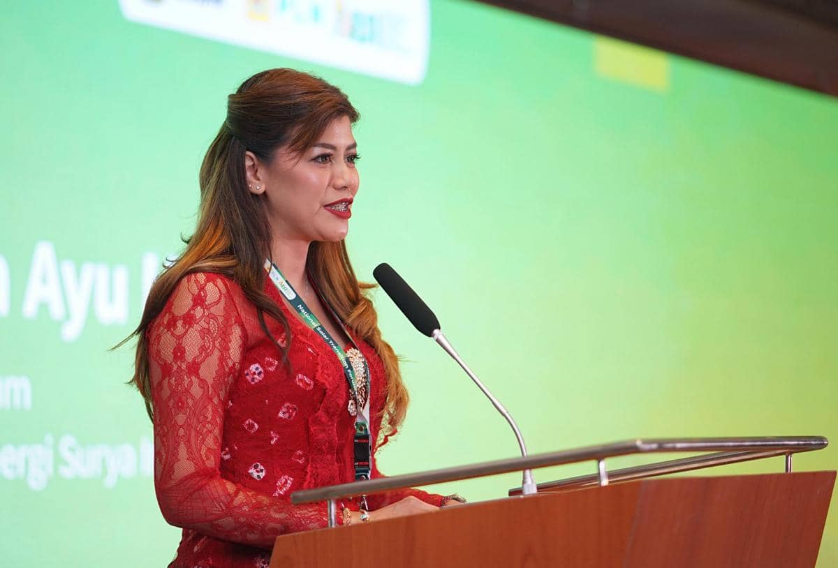Ketua Umum AESI, Mada Ayu Habsari saat memberi sambutan pada acara Road to IndoSolar 2026. (Dok. AESI)