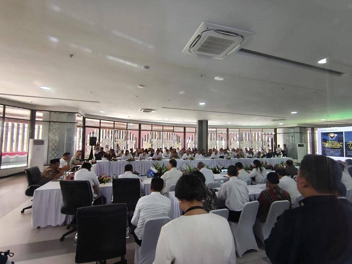 Rapat koordinasi pengembangan jaringan kereta api nasional di Stasiun Tanah Abang Baru, Jakarta Pusat pada Rabu (22/04/2026). 