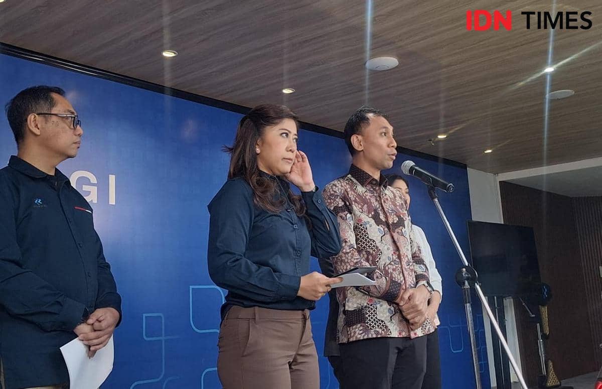 Menteri Komunikasi dan Digital (Komdigi) Meutya Hafid memberikan keterangan pers di kantornya di Jakarta, Rabu (22/4/2026).