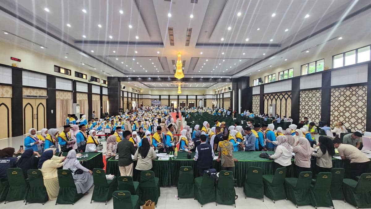 Terbagi 8 Kloter, Jemaah Haji Bone Mulai Masuk Asrama Haji di Makassar