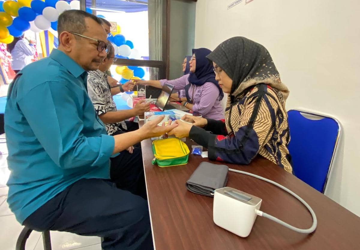 Apotek Unisia 24 di Condongcatur, Depok, Sleman. (IDN Times/Herlambang Jati Kusumo)