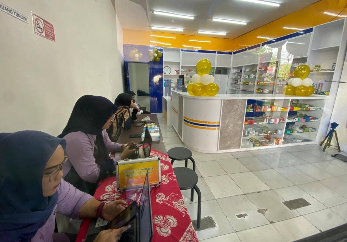 Apotek Unisia 24 di Condongcatur, Depok, Sleman. (IDN Times/Herlambang Jati Kusumo)