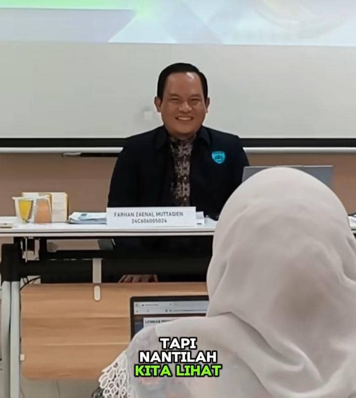 potret Faank Wali sidang proposal S2