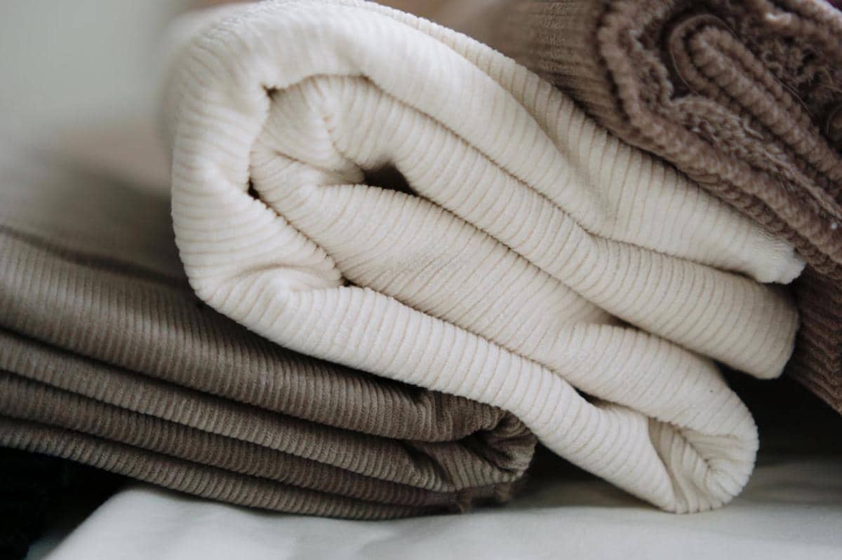 5 Rekomendasi Celana Corduroy Brand Lokal, Edgy Abis!