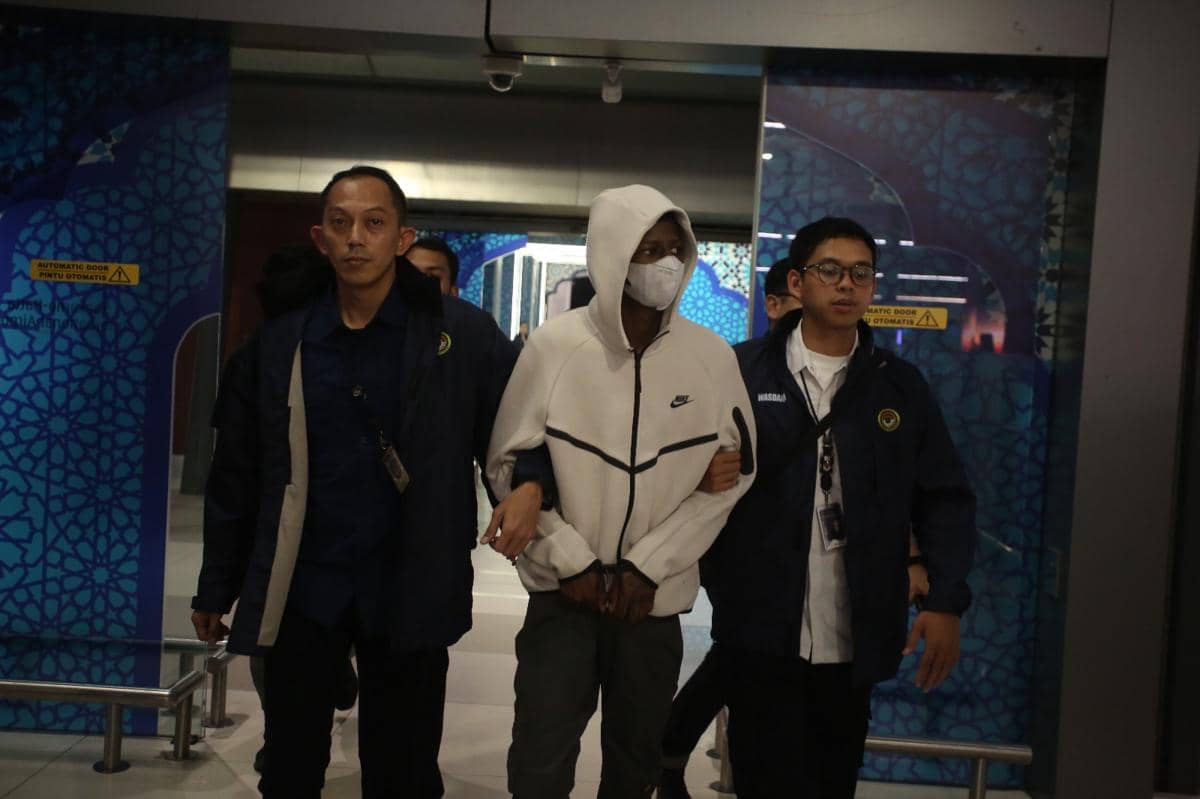 Buronan Kasus Pembunuhan, WN Asal AS Dideportasi dari Bandara Soetta