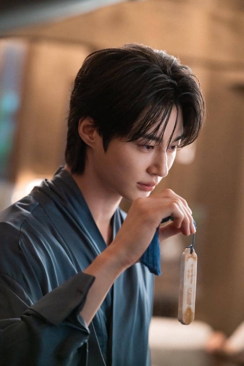 Byeon Woo Seok di Perfect Crown