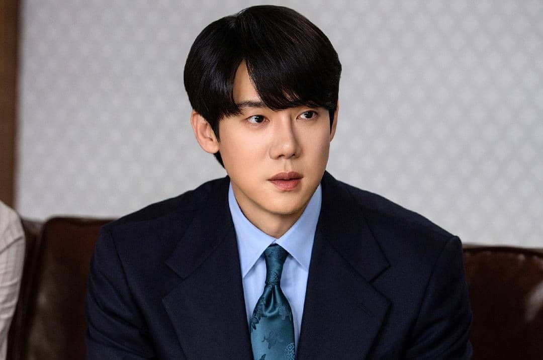 Yoo Yeon Seok di drama Phantom Lawyer
