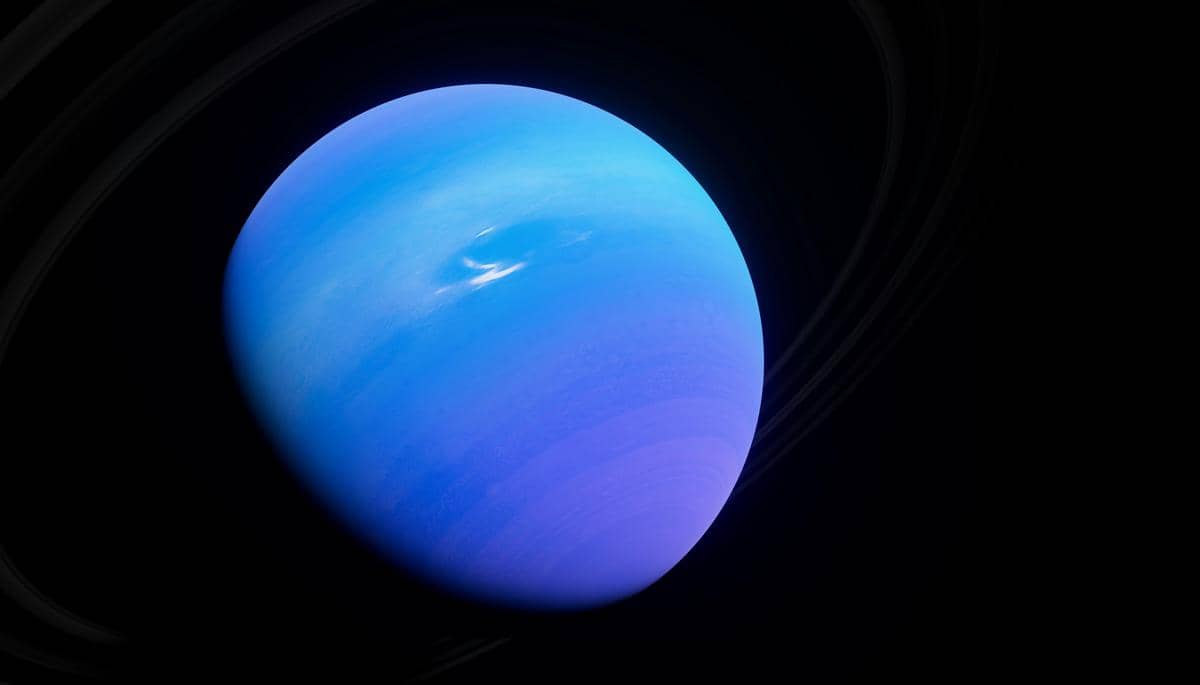 Ilustrasi planet Neptunus berwarna biru dengan gradasi lembut dan cincin samar di latar belakang ruang angkasa gelap.