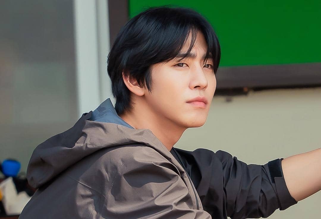 Ahn Hyo Seop di drama Sold Out on You