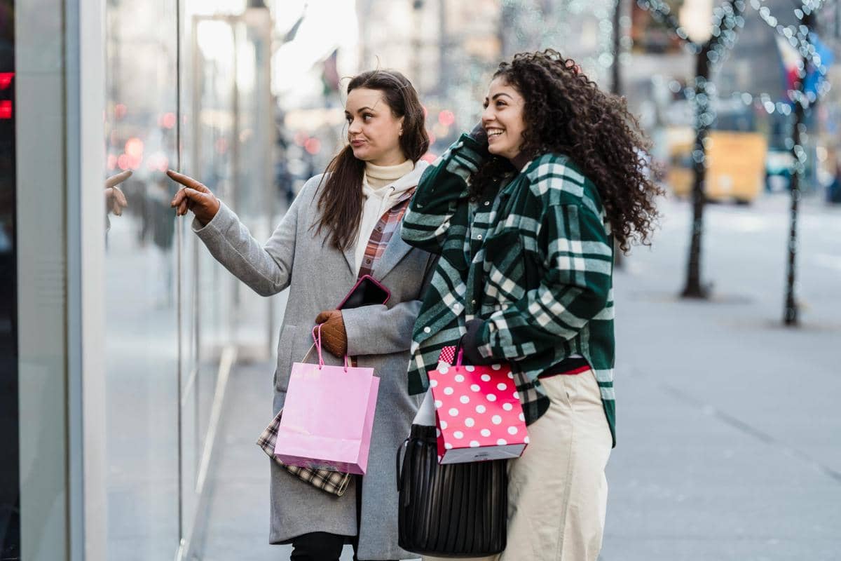 ilustrasi kebiasaan boros