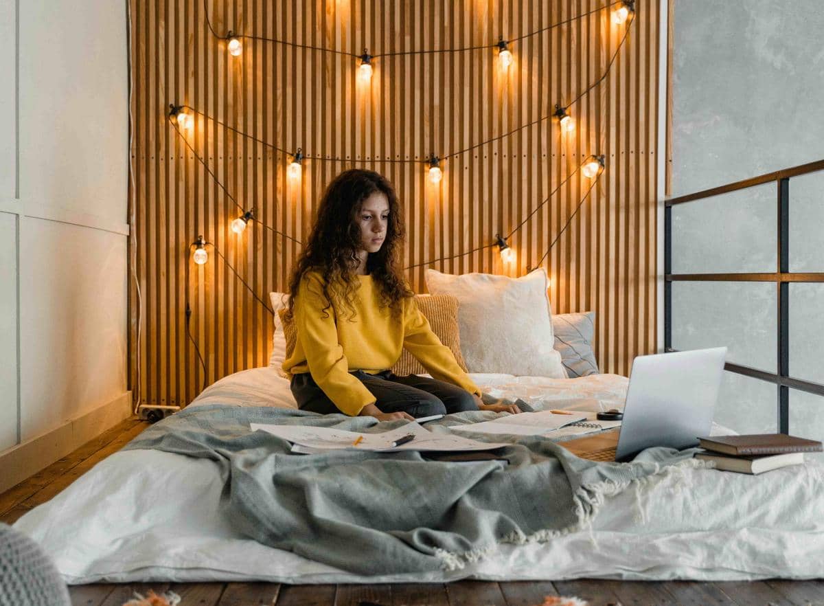 menambahkan lampu hias