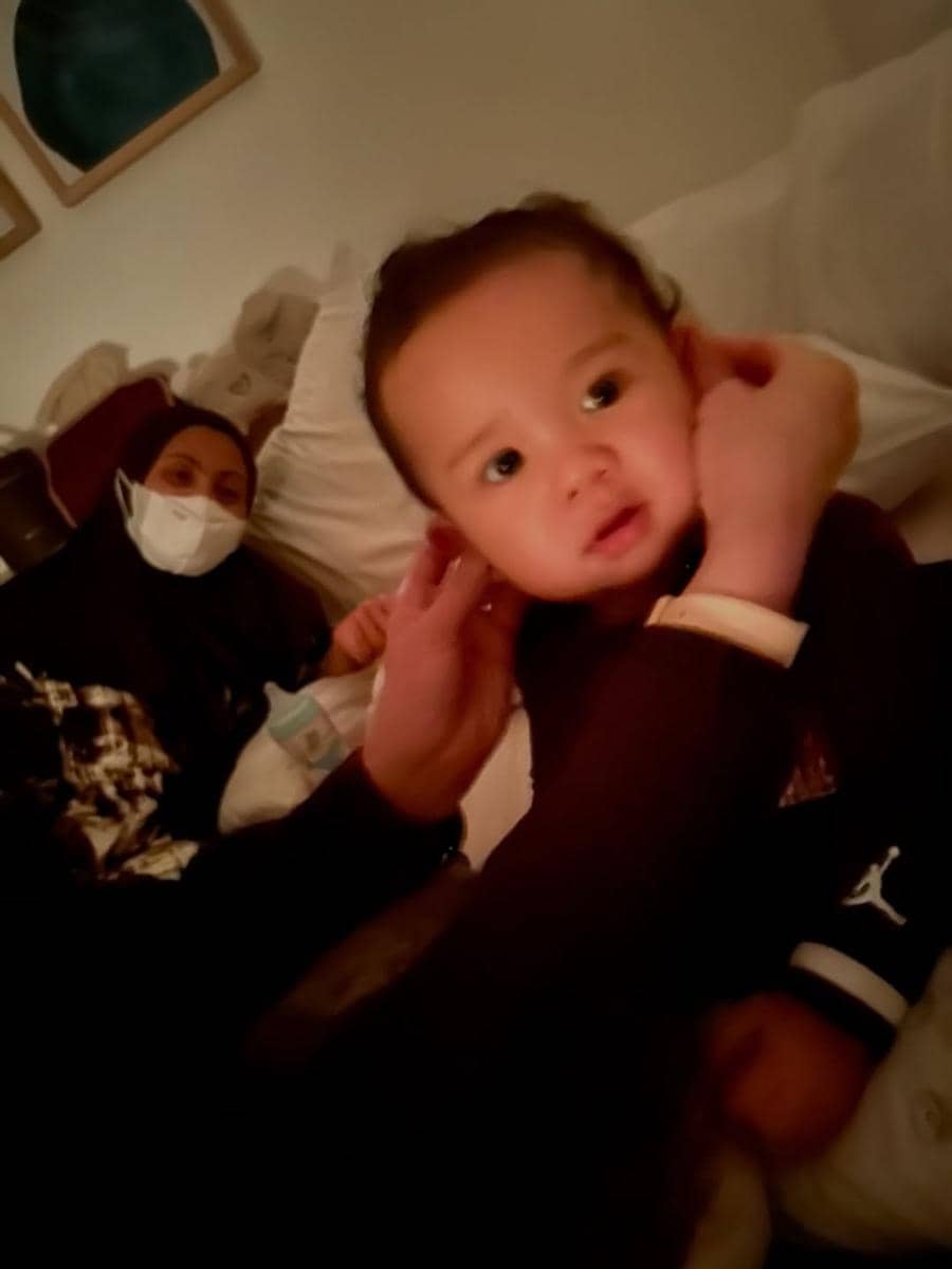 Reza Artamevia mengasuh baby Arash