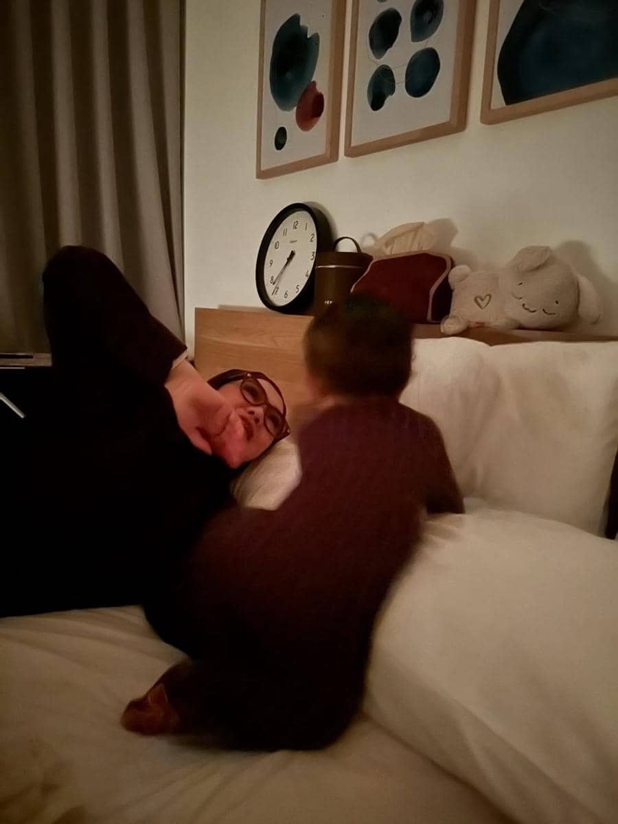 Reza Artamevia mengasuh baby Arash