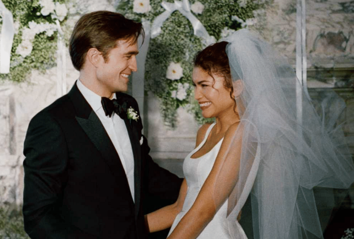 Robert Pattinson dan Zendaya dalam The Drama