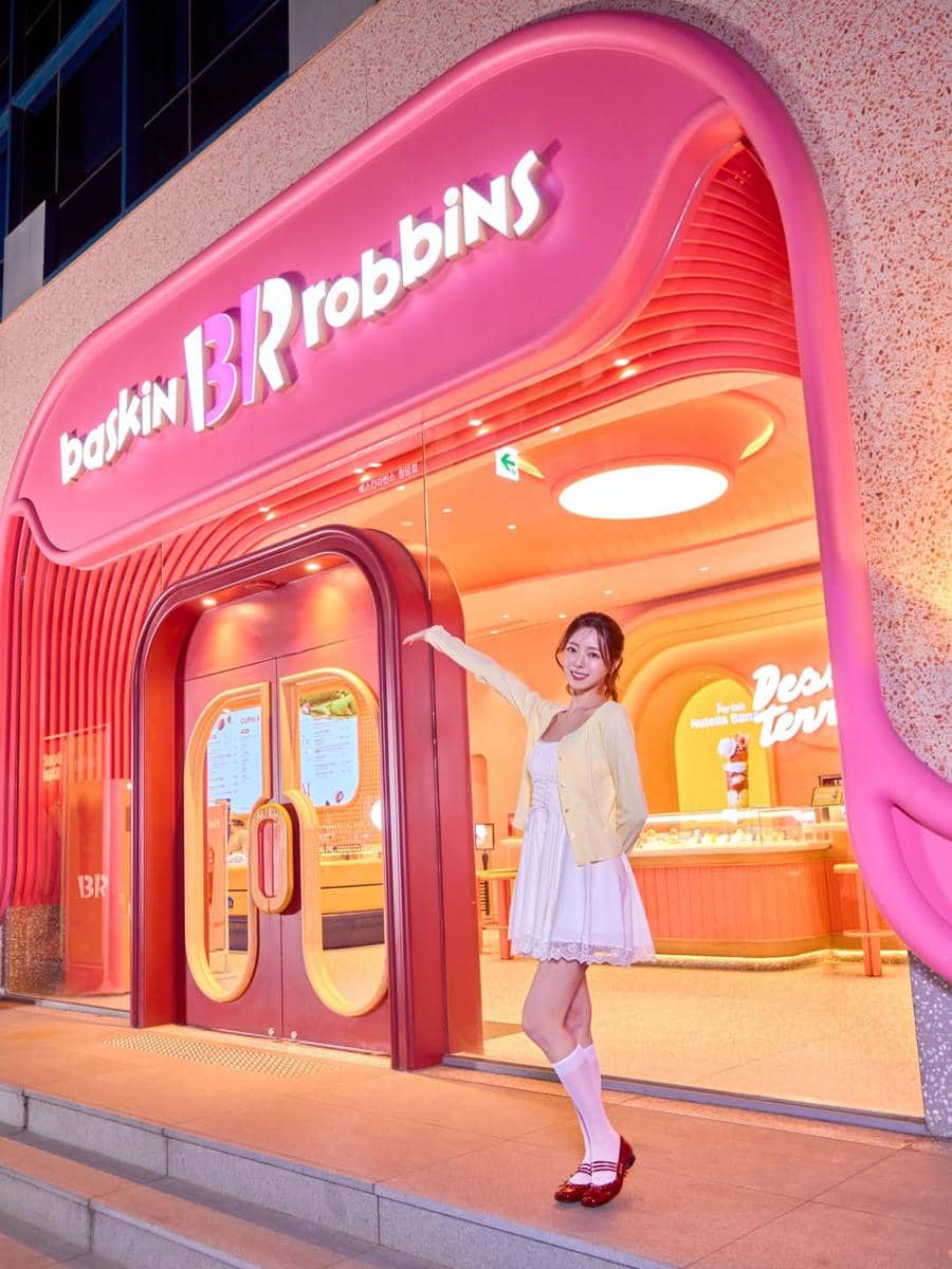 Inspirasi outfit ala Yuna ITZY 