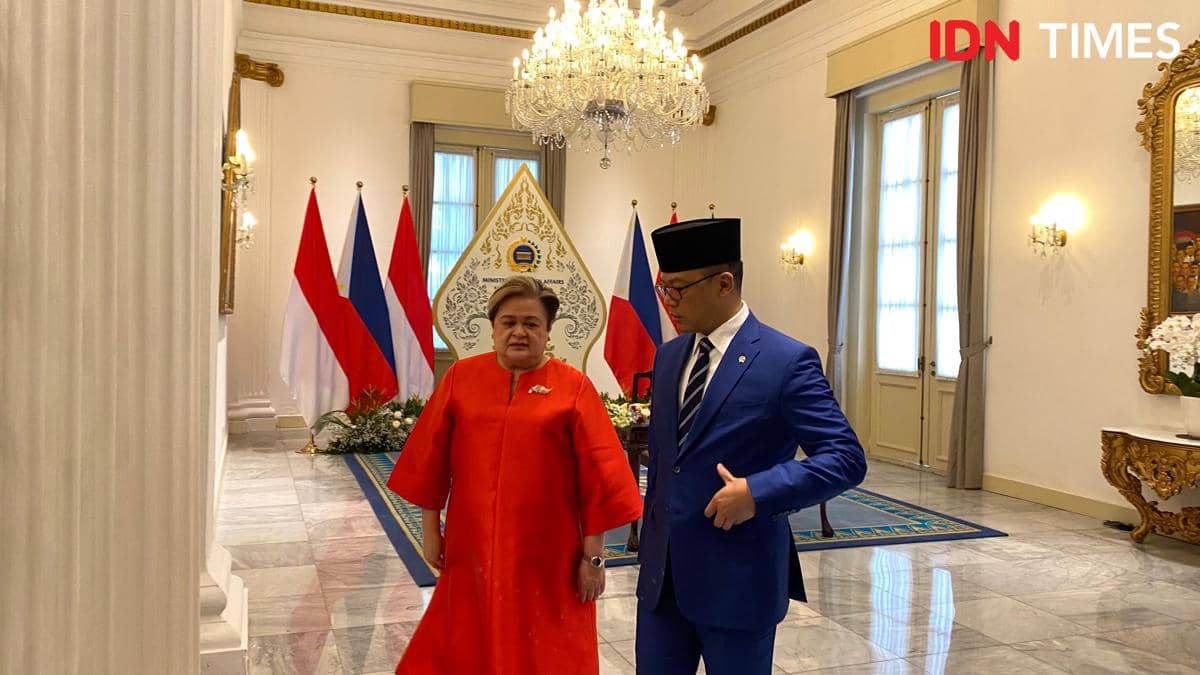 Menlu Sugiono terima Menlu Filipina Ma Theresa P. Lazaro Pertemuan JCBC ke-8 Indonesia-Filipina di Gedung Pancasila Kementerian Luar Negeri 