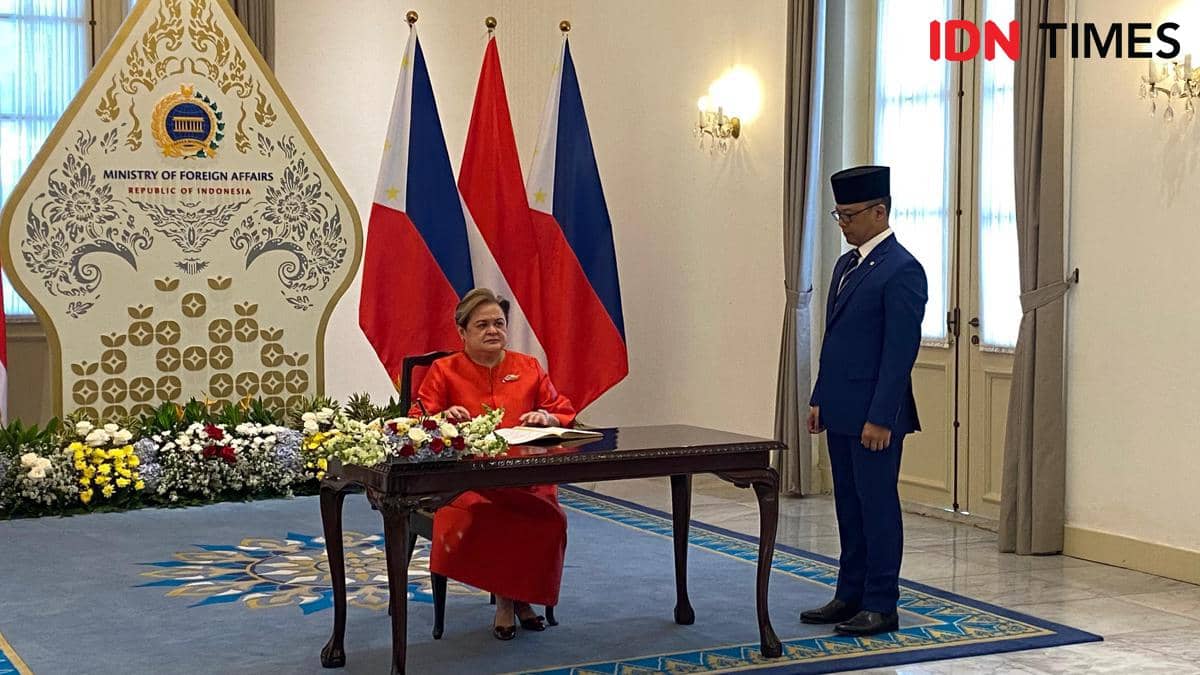 Menlu Sugiono terima Menlu Filipina Ma Theresa P. Lazaro Pertemuan JCBC ke-8 Indonesia-Filipina di Gedung Pancasila Kementerian Luar Negeri 