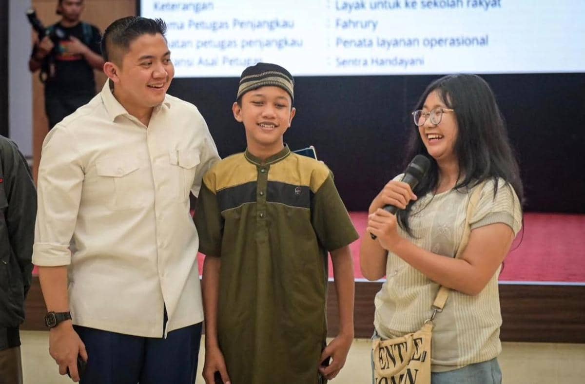 Sekretaris Kabinet, Teddy Indra Wijaya, meninjau kesiapan Sekolah Rakyat di  Kampus Lembaga Administrasi Negara (LAN) (Instagram/@sekretaria