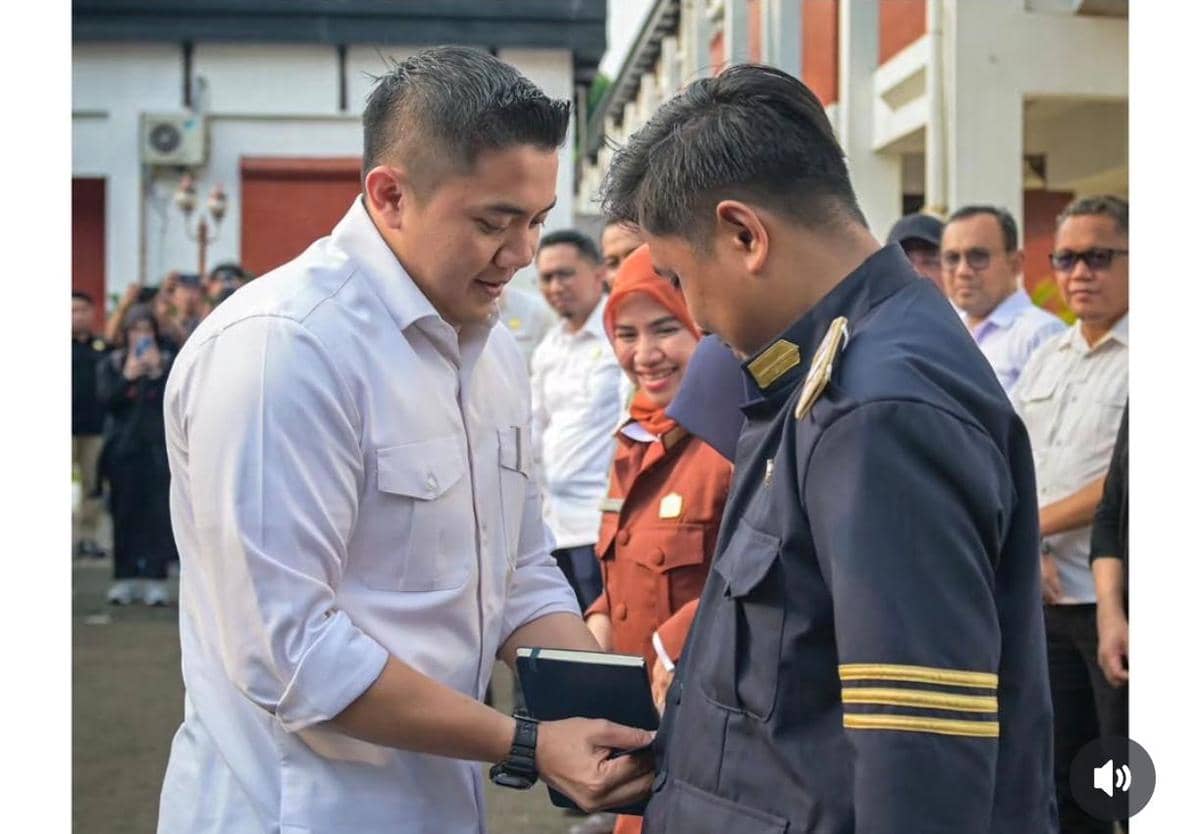 Sekretaris Kabinet, Teddy Indra Wijaya, meninjau kesiapan Sekolah Rakyat di  Kampus Lembaga Administrasi Negara (LAN) (Instagram/@sekretaria