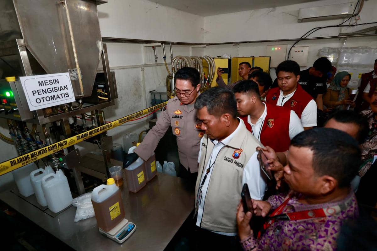 Minyak Curah Disulap Jadi MinyaKita,Isinya Disunat Parah!