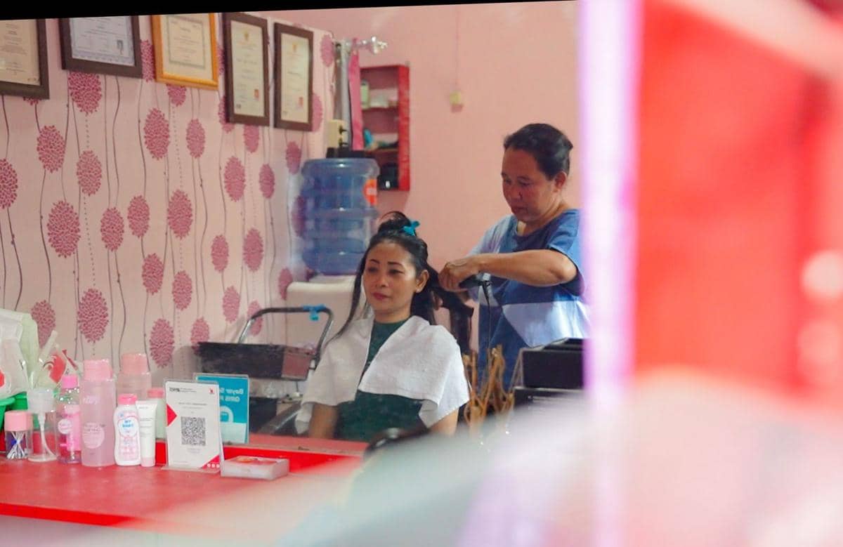 Inspiratif! Nasabah PNM Mekaar Ini Bangun Salon Gratis untuk ODGJ