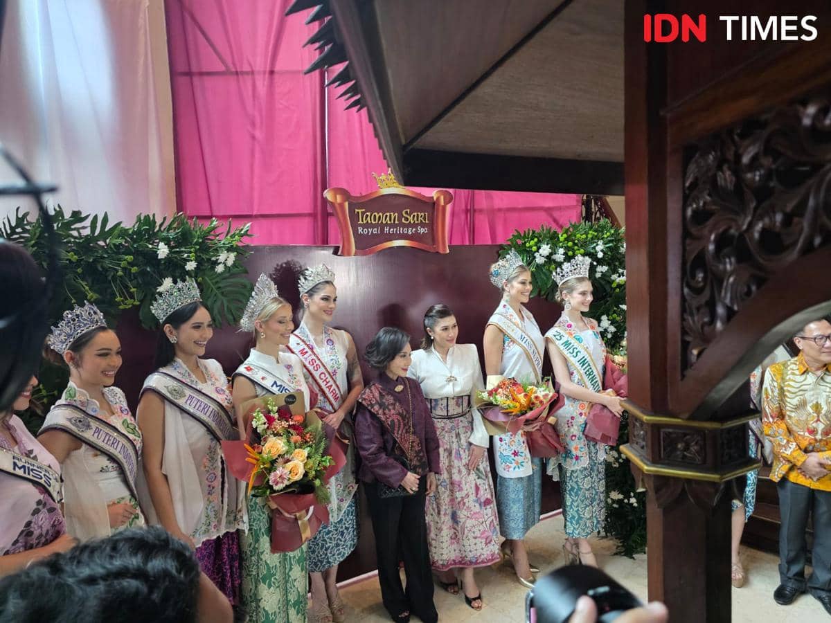 Kunjungan empat ratu kecantikan internasional ke Taman Sari Royal Heritage Spa. 23 April 2026