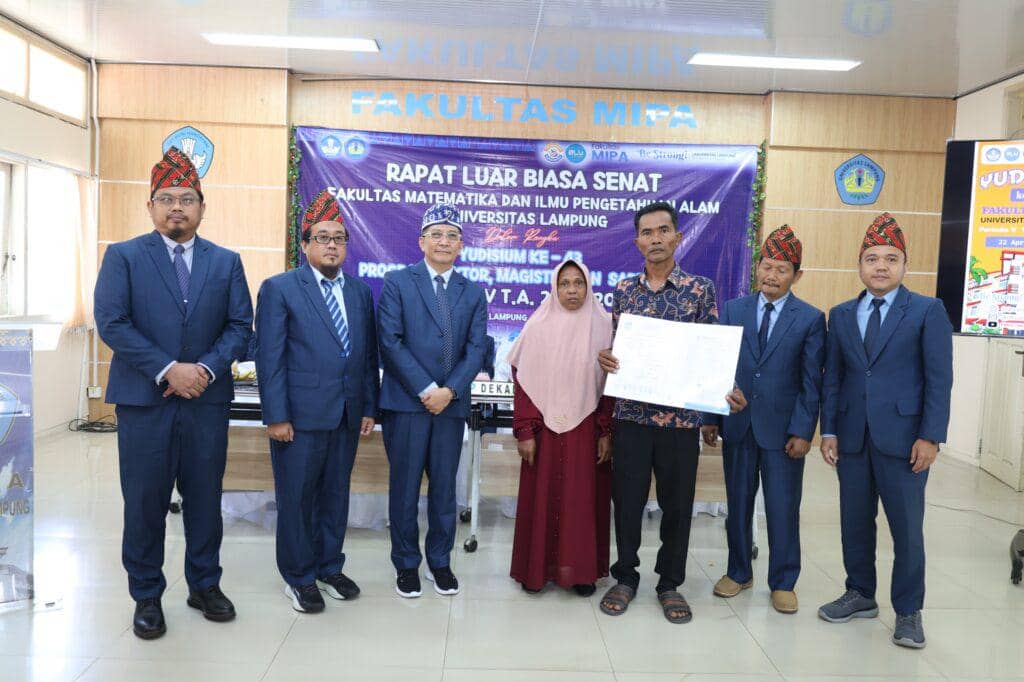 Penghormatan Khusus untuk Dua mahasiswi Jurusan Fisika, Fatmawati dan Bunga Rosana, yang Meninggal Dunia Saat Berada di Tahap Akhir Studi