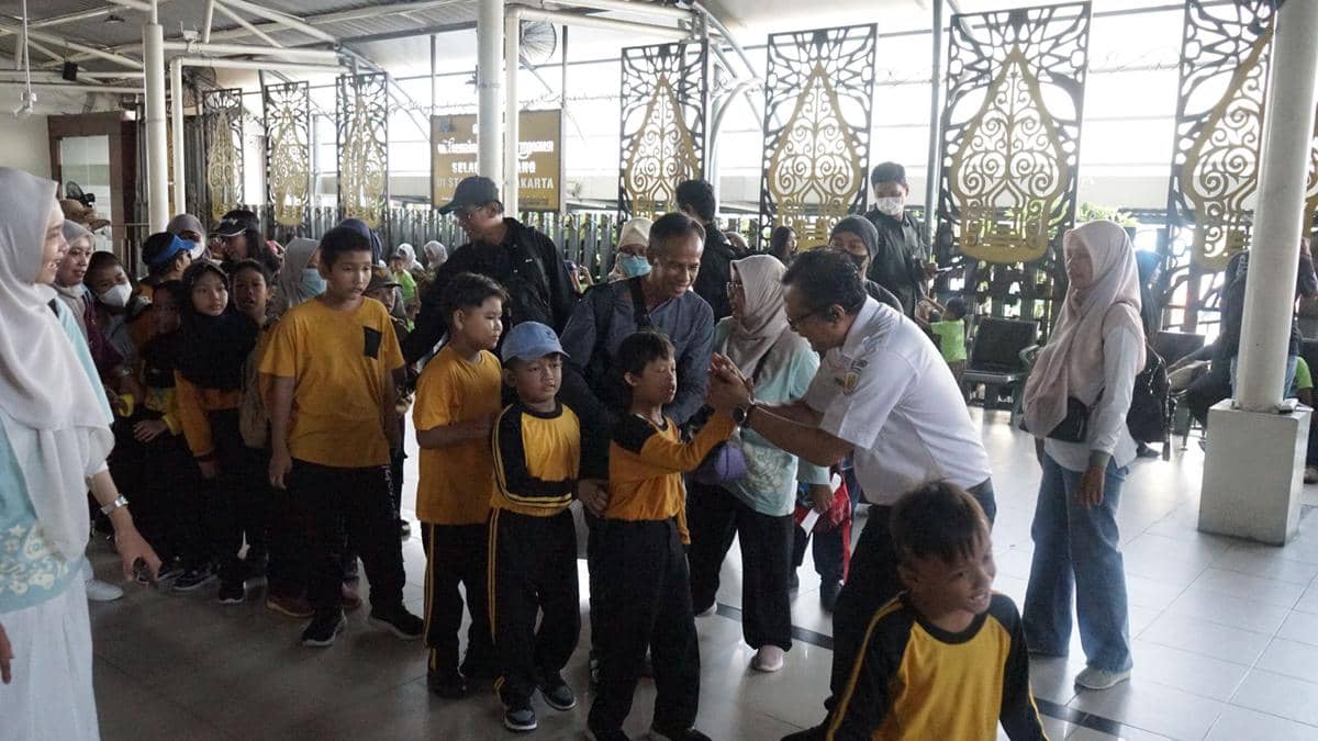 Program Edutrain KA Bandara bersama SLB Negeri 1 Bantul. (Dok. Istimewa)