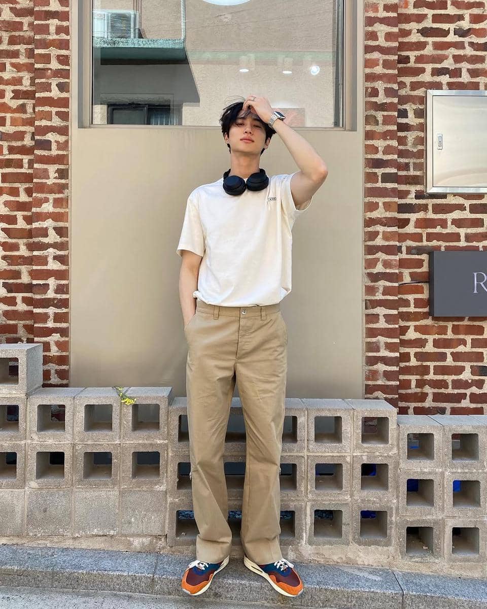 referensi gaya fashion minimalis ala Byeon Woo Seok