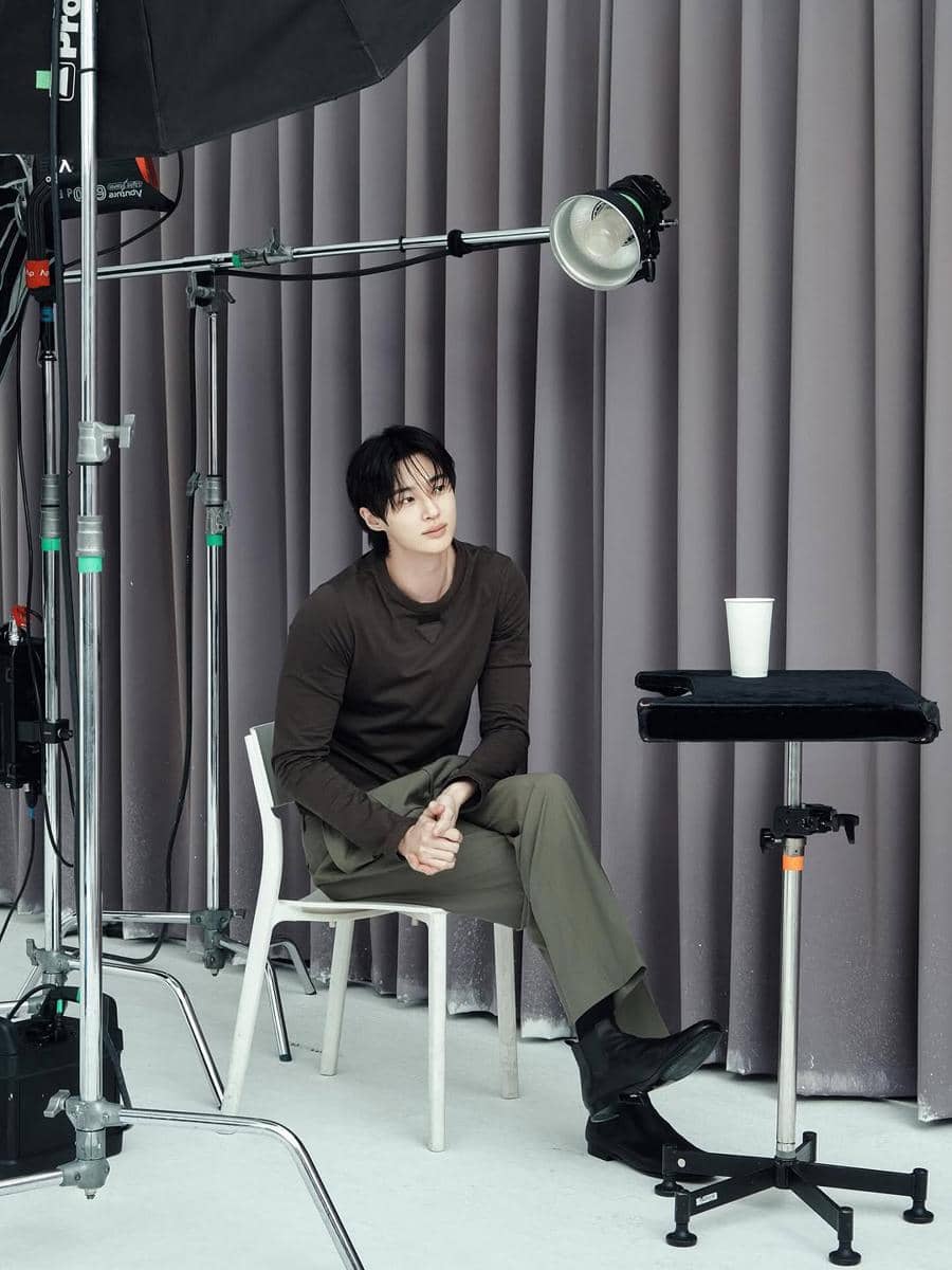 referensi gaya fashion minimalis ala Byeon Woo Seok