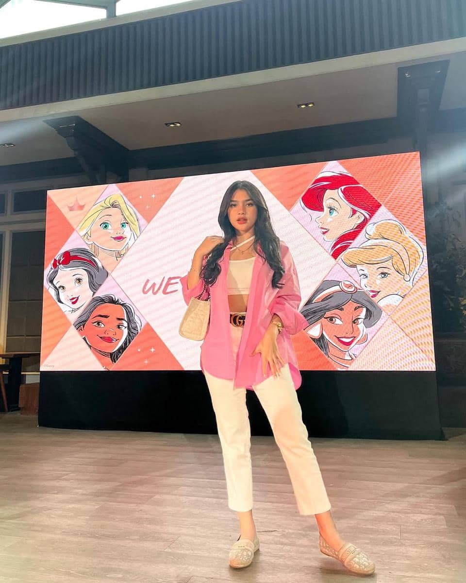 outfit colorful yang timeless