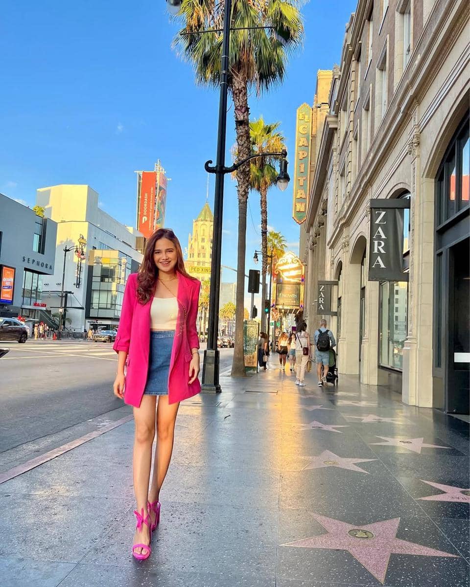 outfit colorful yang timeless