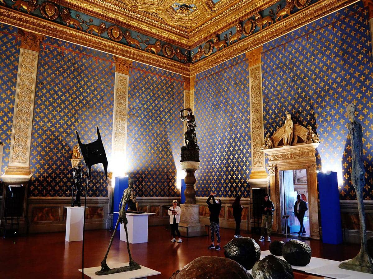 Sala dei Gigli (Aula Bunga Lili) di dalam Palazzo Vecchio di Florence, Italia. 